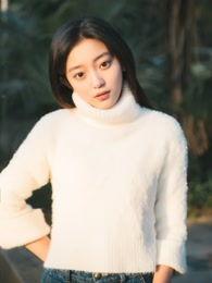 罗泽丽个人资料,才华横溢的艺术家，人生轨迹与成就综述